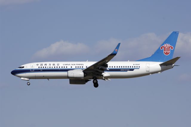 Boeing 737-800 (B-5597) - Final Approach to Narita Intl Airport Rwy34L on 2013/02/21