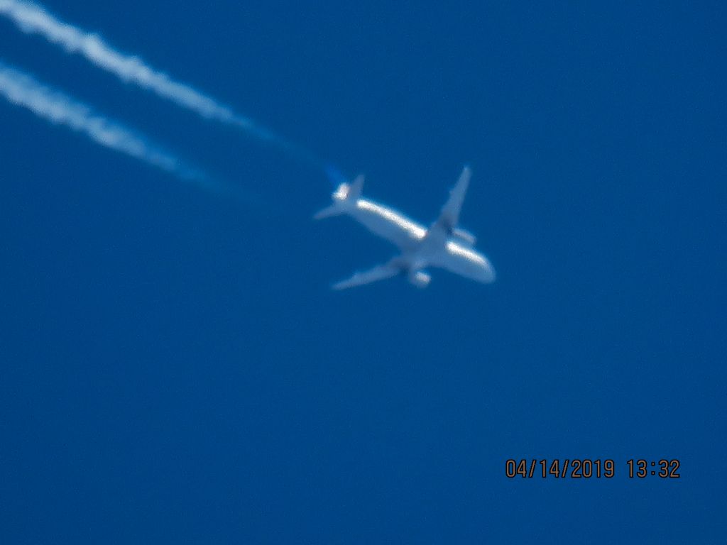 Airbus A320 (N444UA)