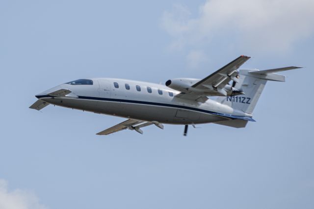 Piaggio P.180 Avanti (N111ZZ)