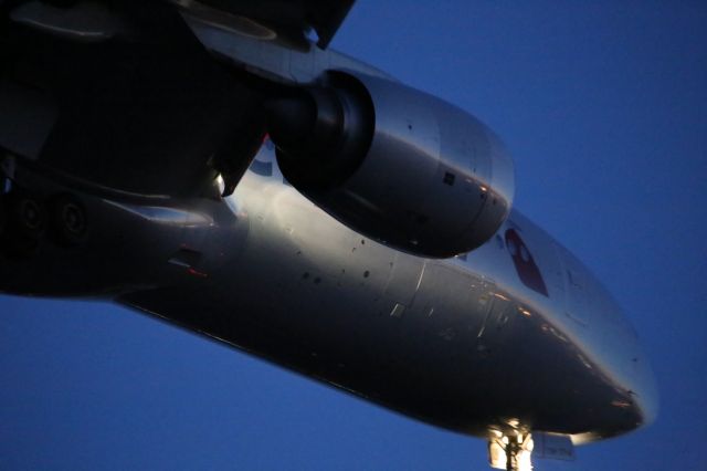 Boeing 777-200 (N755AN)