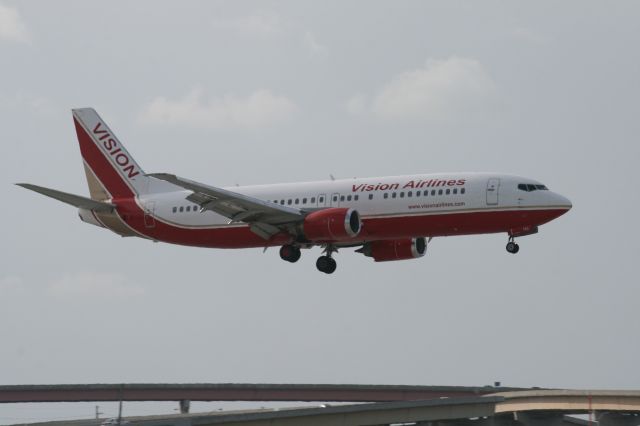 BOEING 737-400 (N743VA)