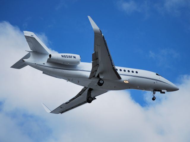 Dassault Falcon 2000 (N659FM) - THAYER ACQUISITIONS LLC on final for runway 2 at KJQF - 3/6/13