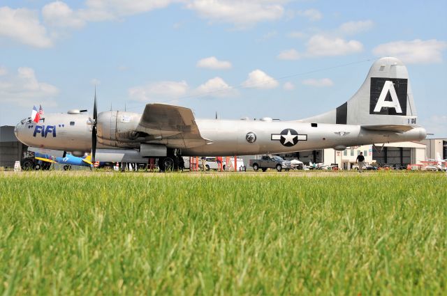 Boeing B-29 Superfortress (NX529B)