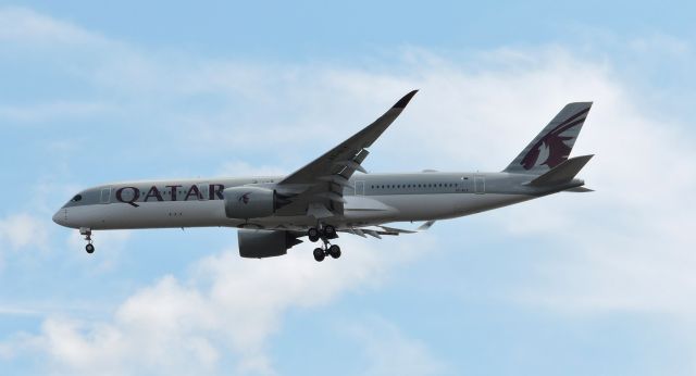 Airbus A350-900 (A7-ALT) - Minutes before landing, summer 2018.