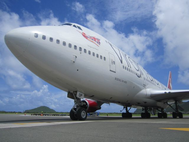 Boeing 747-400 (G-VTOP)