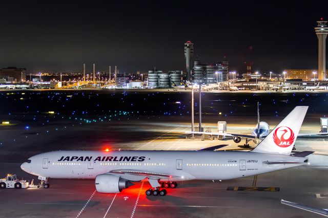 Boeing 777-200 (JA701J)