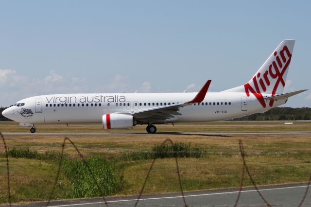 Boeing 737-800 (VH-YIU)