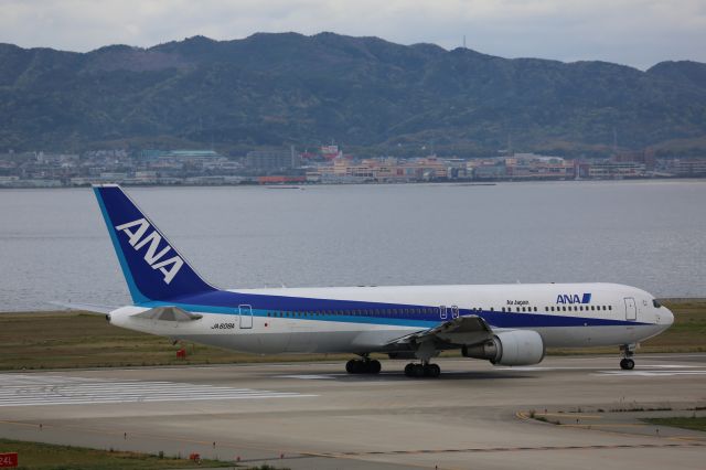 BOEING 767-300 (JA608A)