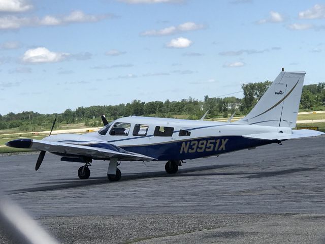 Piper Seneca (N3951X) - Parked at JXN