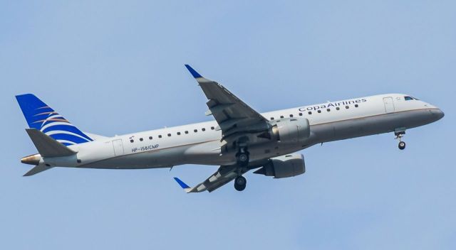 Embraer ERJ-190 (HP-1561CMP)