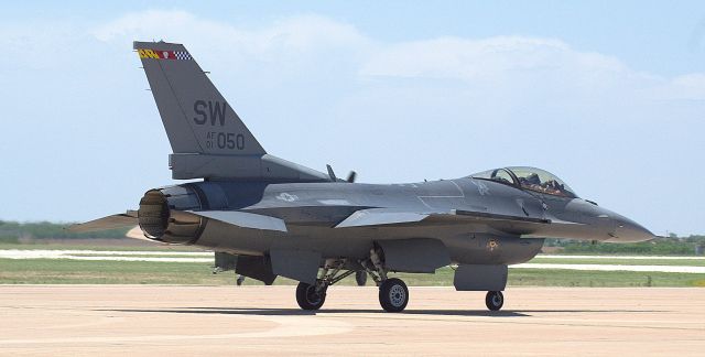 Lockheed F-16 Fighting Falcon (01-0050) - Viper Demo 