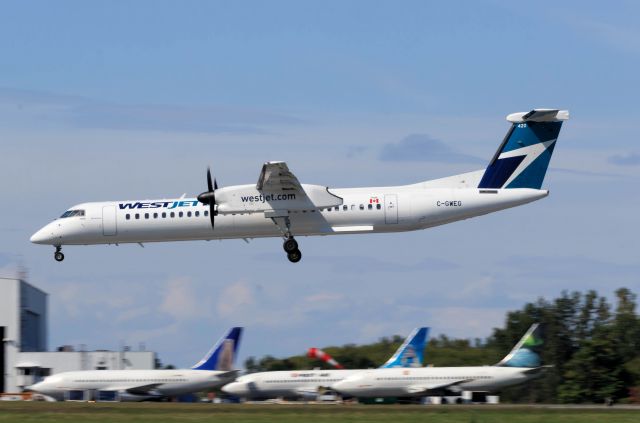 de Havilland Dash 8-400 (C-GWEG) - Arriving from Halifax on rwy 25.