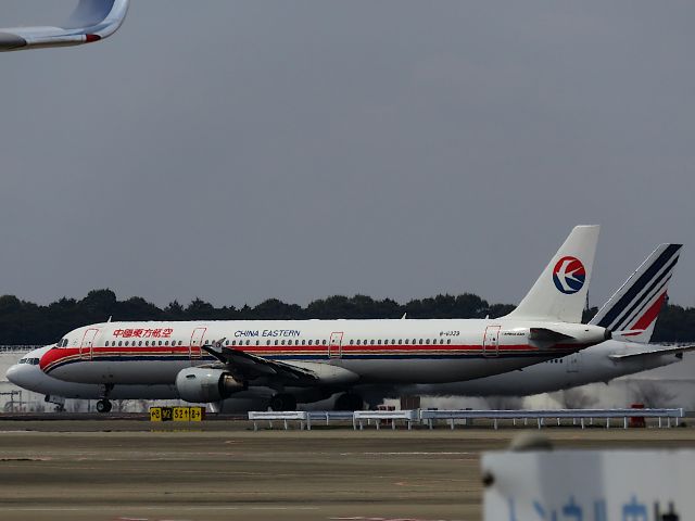 Airbus A321 (B-6329) - I take a picture on Mar 29, 2017.br /MU272/29
