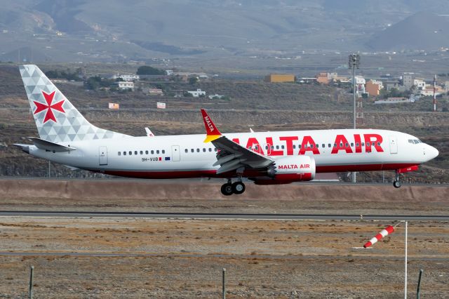 Boeing 737 MAX 8 (9H-VUB)
