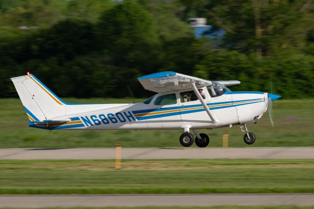 Cessna Skyhawk (N6860H) - N6860H on 5/24/2025