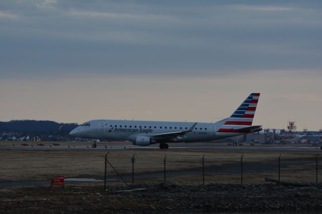 Embraer 170/175 (N131HQ)