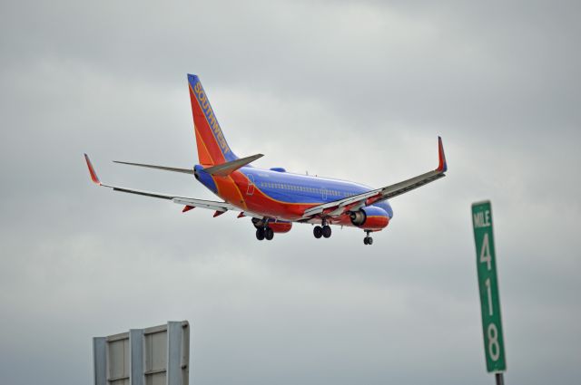 Boeing 737-700 (N483WN)