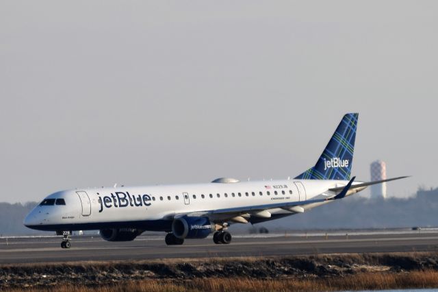 Embraer ERJ-190 (N229JB)