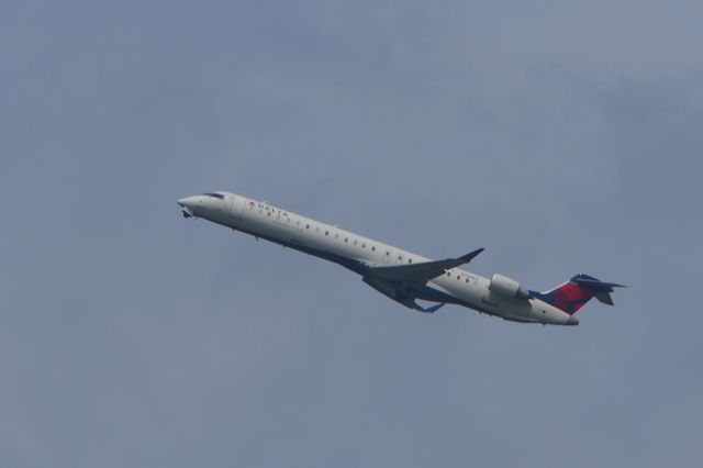 Canadair Regional Jet CRJ-900 (N138EV)