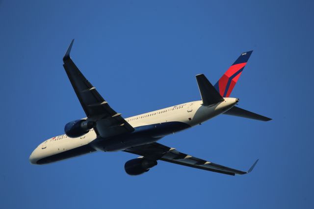 Boeing 757-200 (N545US)