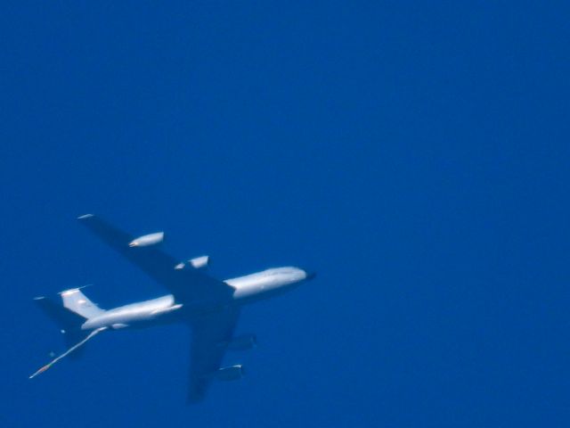 Boeing C-135FR Stratotanker (63-7988) - HUSKR16