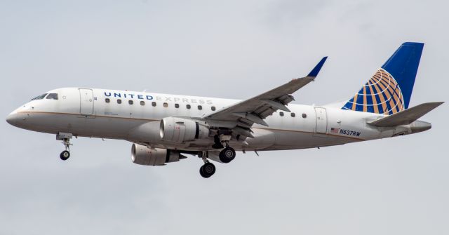 Embraer 170/175 (N637RW) - Republic Airways (United Express) Embraer 170SE arriving on runway 29 at Newark from Jacksonville.