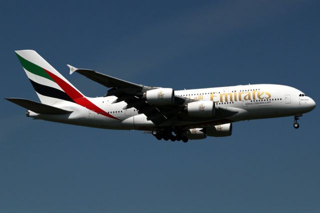 Airbus A380-800 (A6-EDQ)