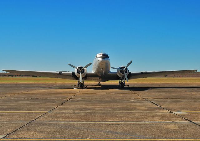 N129H — - This Douglas DC-3A C/N 4126 - N129H is parked at Tullahoma, TN - 2010-10-28.