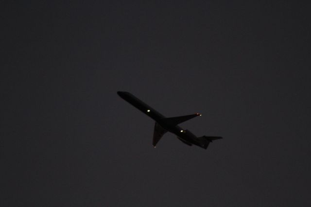 McDonnell Douglas MD-82 (XA-UVG) - DESPEGUE POR 27 MMTJ