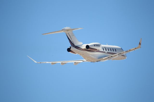 Canadair Challenger 350 (N793QS)