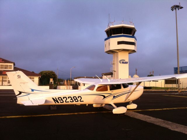 Cessna Skyhawk (N92382)