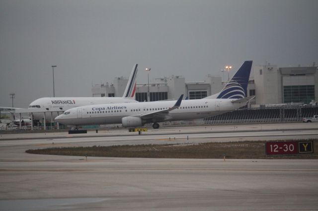 Boeing 737-800 (HP-1522CMP)