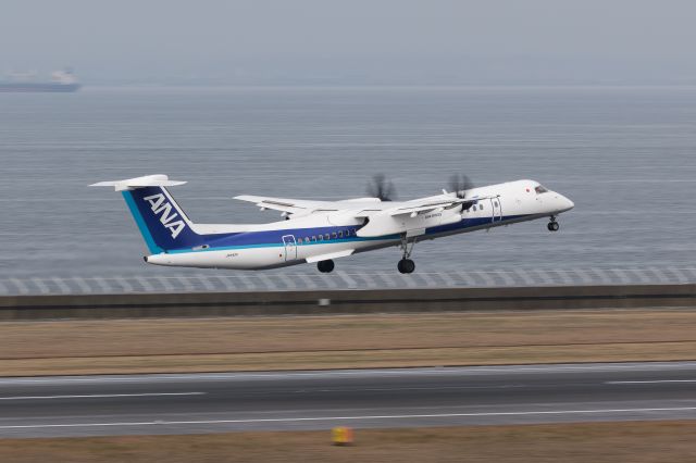 de Havilland Dash 8-400 (JA842A)