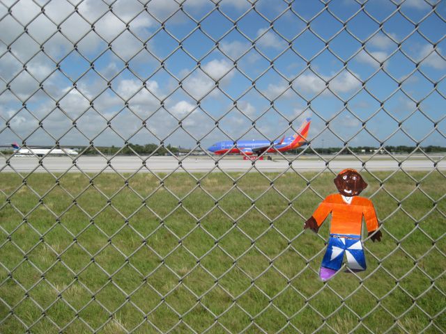 Boeing 737-700 — - At the viewing area for kfll airport