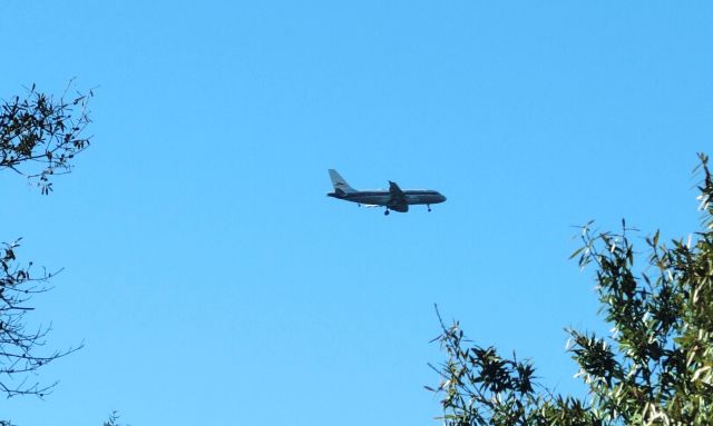 Airbus A319 (N745VJ)