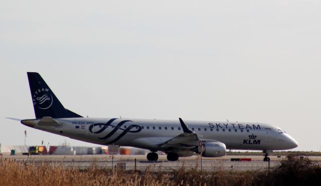 Embraer 170/175 (PH-EZX)