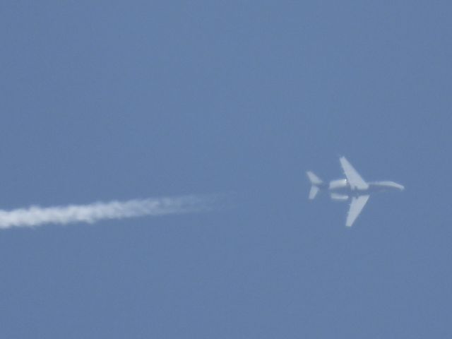 Bombardier Challenger 300 (N597FX) - LXJ597br /06/06/21