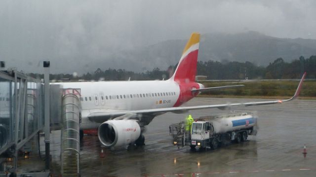 Airbus A320 (EC-LVD) - Just arrived from Madrid