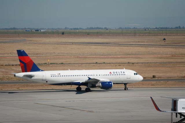 Airbus A320 (N319US) - Delta Airlines