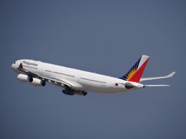 Airbus A340-500 (RP-C3436) - KLAX