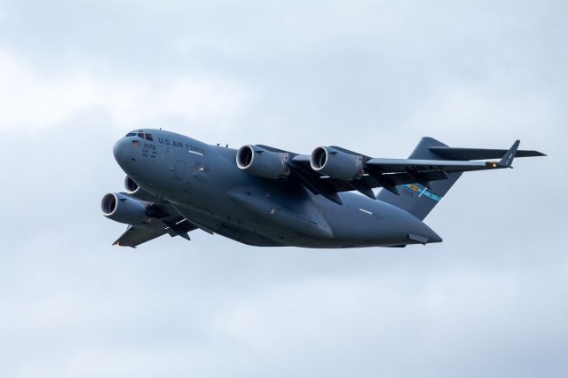 Boeing Globemaster III (07-7176) - Caught this C-17 taking off while I was on the Maine Air Museum viewing platform.