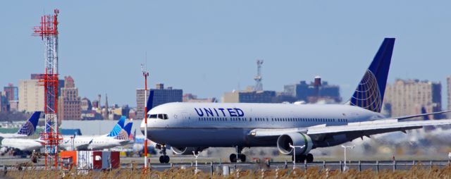 BOEING 767-300 (N647UA) - NEWARK INTERNATIONAL AIRPORT-NEWARK, NEW JERSEY, USA-MARCH 26, 2023: Seen by RF shortly after landing was United Airlines flight 135 from Zurich, Switzerland.