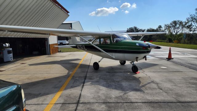 Cessna Skyhawk (N2511L)