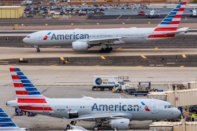 Boeing 777-200 (N756AM) - An American Airlines 777-200 taxiing at PHX on 2/14/23. Taken with a Canon R7 and Canon EF 100-400 II L lens.