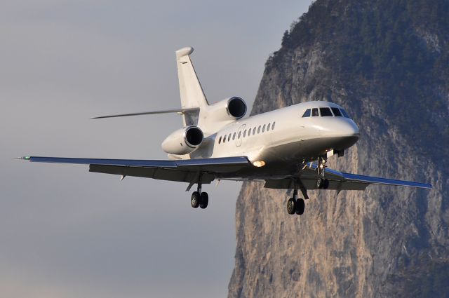 Dassault Falcon 900 (VP-CFR)