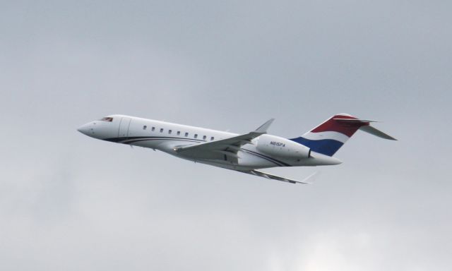 Bombardier Global 5000 (N815PA)