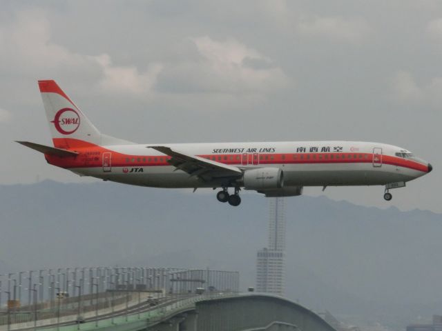 Boeing 737-700 (JA8999)