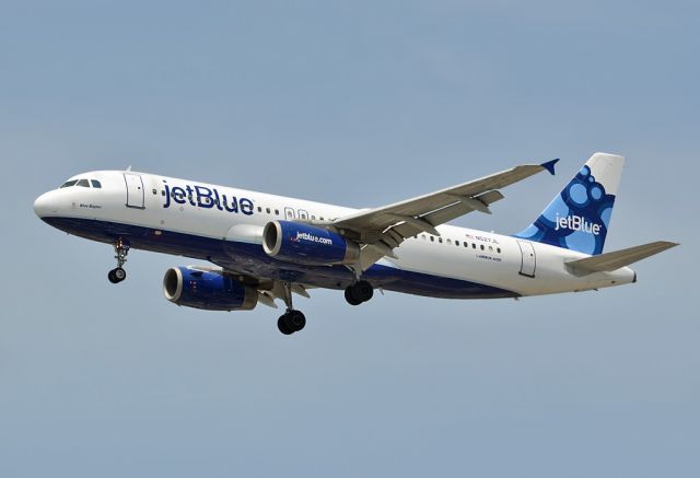 Airbus A320 (N527JL)