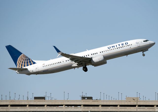Boeing 737-900 (N28457)