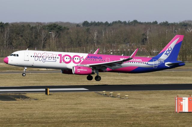 Airbus A321 (HA-LTD)